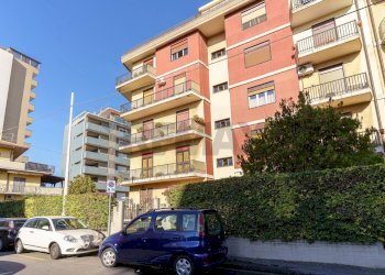 Edificio all\'aperto - Quadrilocale Via Aurelio Saffi
 
17, Catania - foto 44