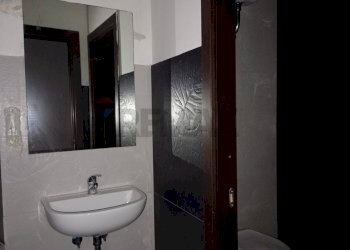 Bagno - Locale Commerciale Via Sant'Agostino
 
31, Caserta - foto 17