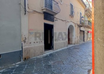 Edificio all\'aperto - Locale Commerciale Via Sant'Agostino
 
31, Caserta - foto 20