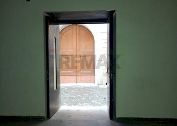 Hall / corridoio - Locale Commerciale Via Sant'Agostino
 
31, Caserta - foto 28