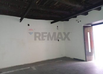 Stanza vuota - Locale Commerciale Via Sant'Agostino
 
31, Caserta - foto 33