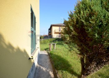 Giardino - Casa semi indipendente strada Eirola
 
4, Dego - foto 23