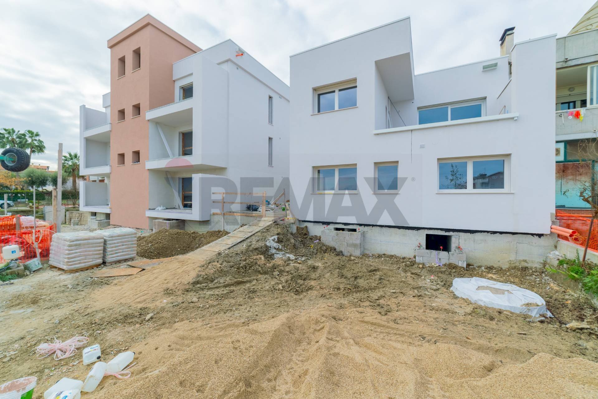 Edificio all\'aperto - Three-room apartment Via Nazionale Adriatica
 
89, Roseto degli Abruzzi - photo 1