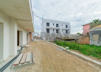 Casa all\'aperto - Trilocale Via Nazionale Adriatica
 
89, Roseto degli Abruzzi - foto 12