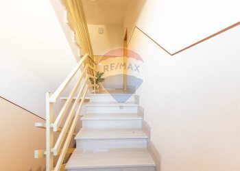 Scale - Appartamento Via Antonio Pacinotti
 
21, Porto Torres - foto 8