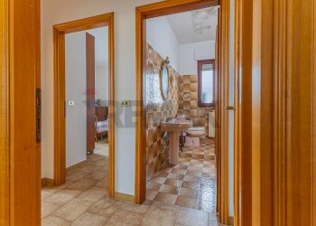 Hall / corridoio - Quadrilocale Via Antonio Pacinotti
 
21, Porto Torres - foto 19