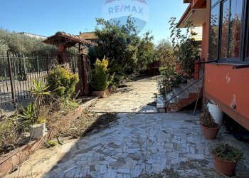 Casa all\'aperto - Villa Via IV Novembre I traversa
 
10, Carinola - foto 2