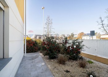 Edificio all\'aperto - Villa Alessandro Laurinsich
 
17, Parma - foto 3