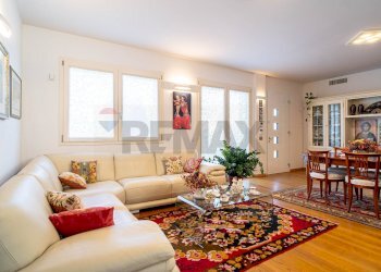 Sala da pranzo - Villa Alessandro Laurinsich
 
17, Parma - foto 8