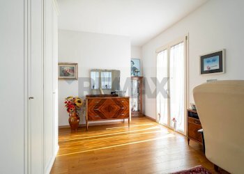 Camera / camera da letto - Villa Alessandro Laurinsich
 
17, Parma - foto 26