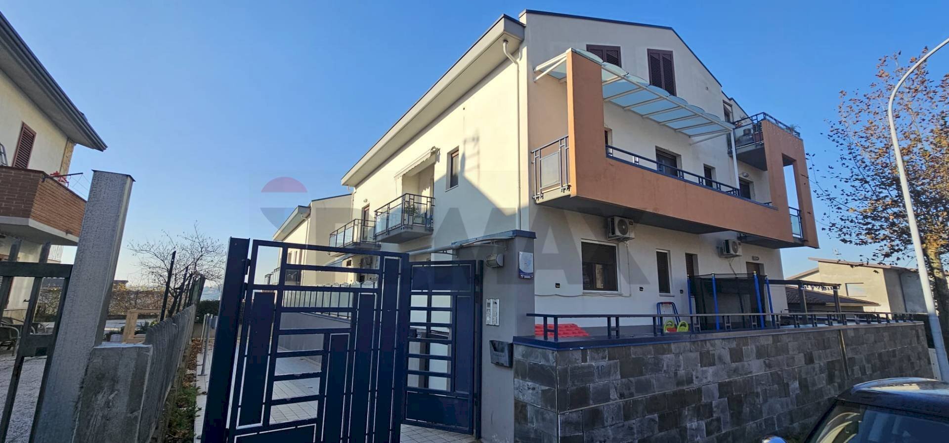 Edificio all\'aperto - Attic Viale Europa
 
10, Pietrelcina - photo 1