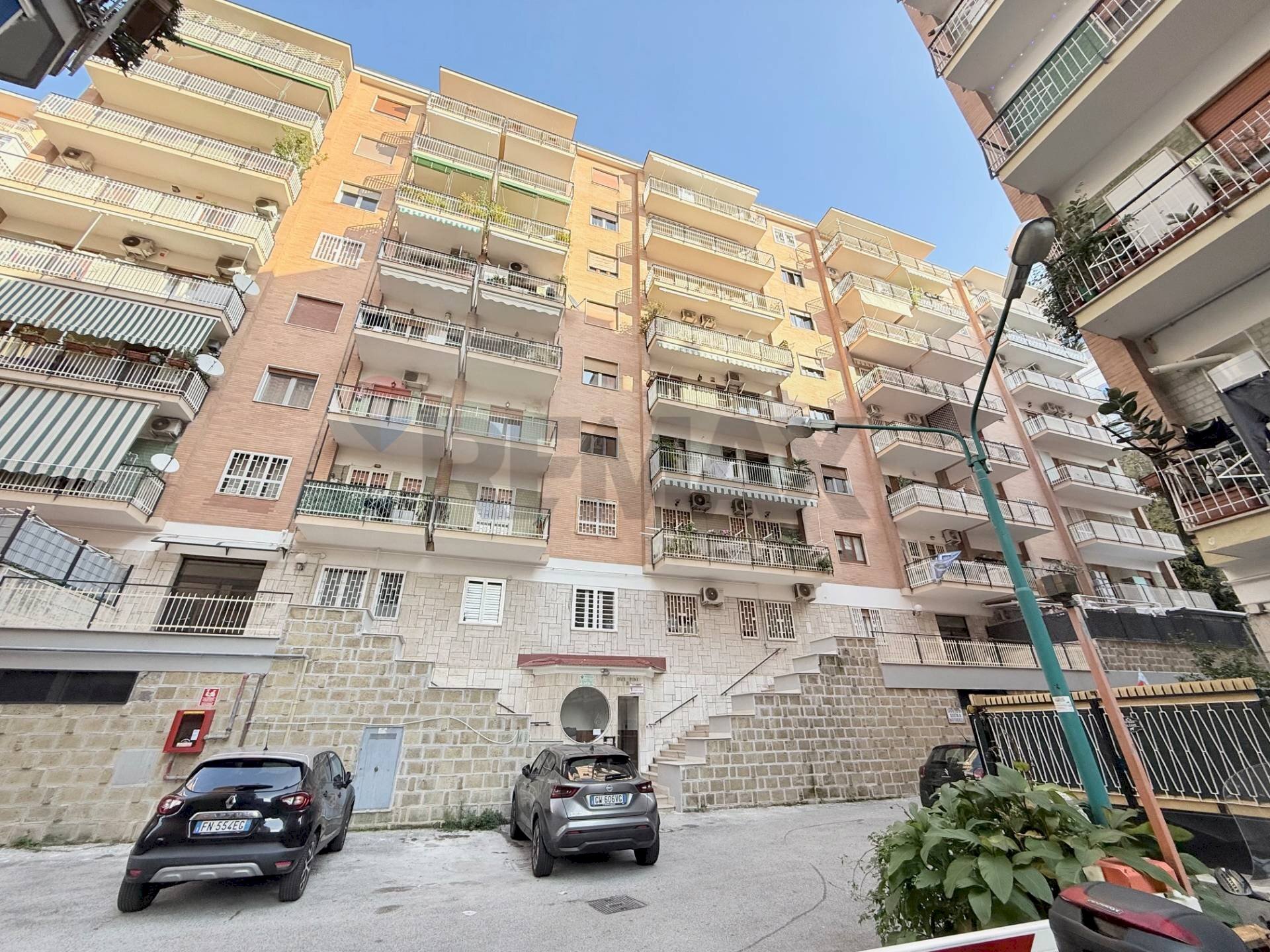 Edificio all\'aperto - Trilocale Via Pigna
 
76, Napoli - foto 2