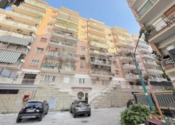 Edificio all\'aperto - Trilocale Via Pigna
 
76, Napoli - foto 2