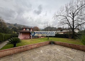 esterno - Villa via castagnara, Massa - foto 2