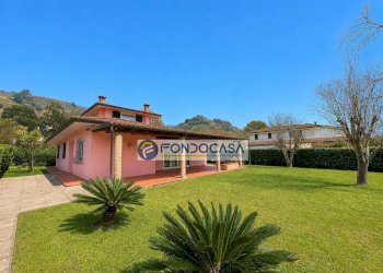 Esterno - Villa via castagnara, Massa - foto 1