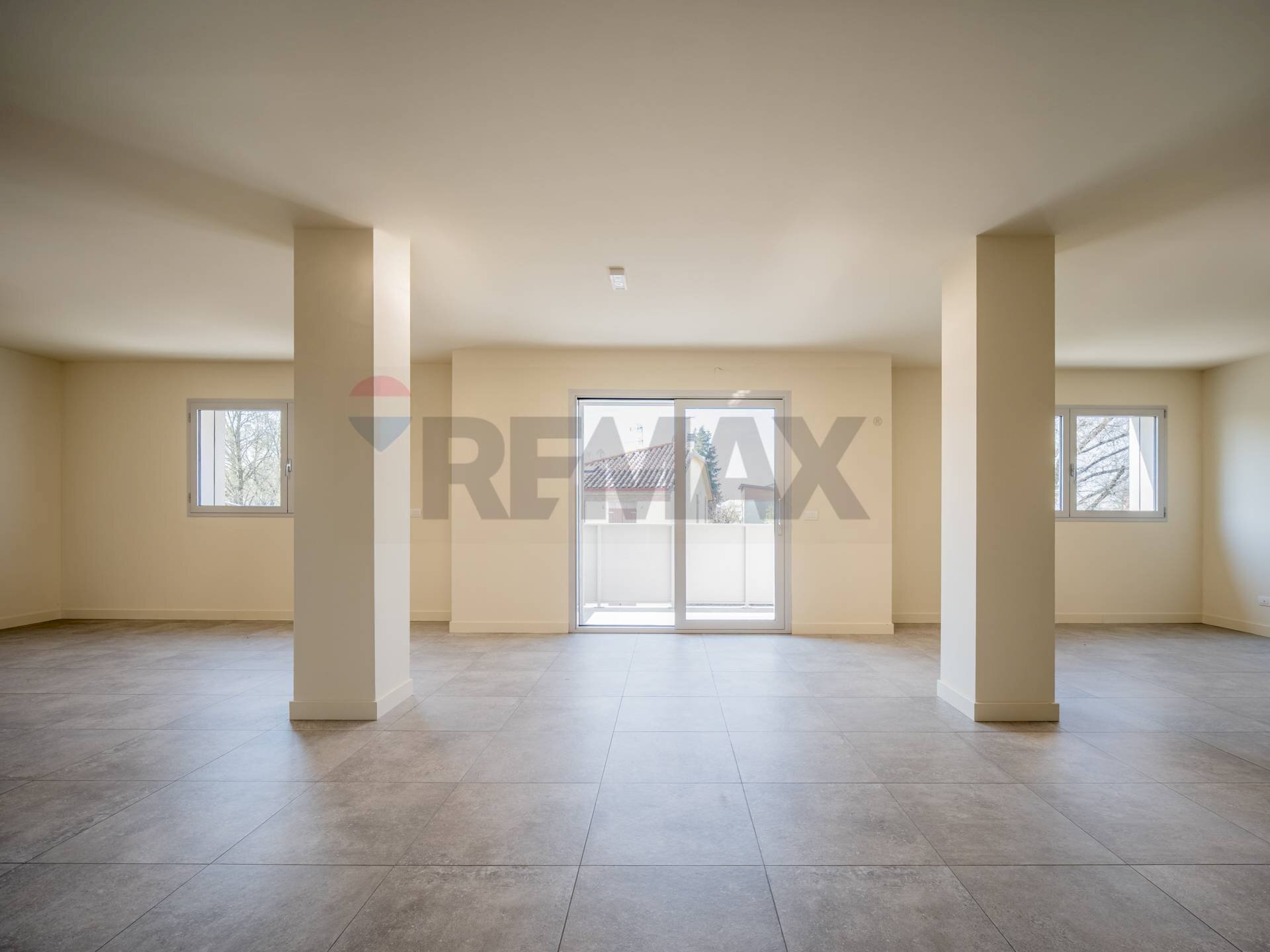 Stanza vuota - Trilocale via Camillo Cavour
 
80, Cavezzo - foto 2