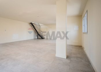 Stanza vuota - Ufficio Via Camillo Cavour
 
80, Cavezzo - foto 9