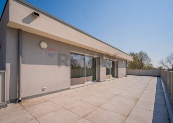 Terrazza - Ufficio Via Camillo Cavour
 
80, Cavezzo - foto 10