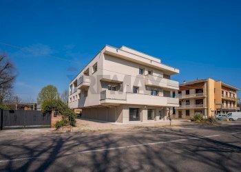 Edificio all\'aperto - Ufficio via Camillo Cavour
 
80, Cavezzo - foto 16