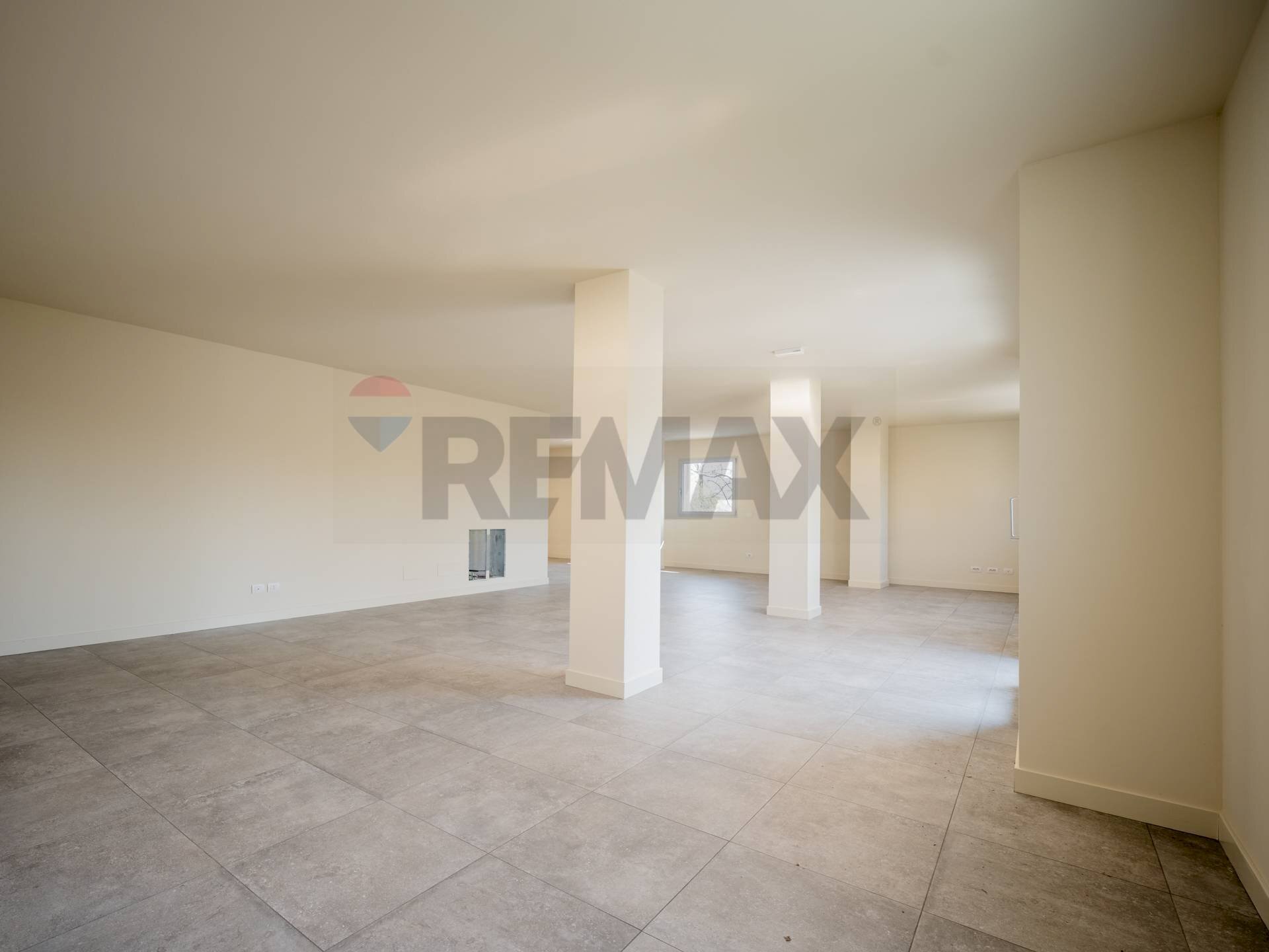 Stanza vuota - Four-room apartment Via Camillo Cavour
80, Cavezzo - photo 2