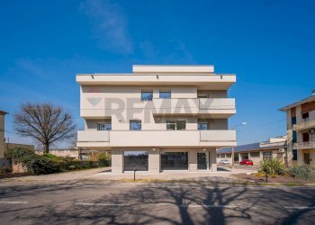 Edificio all\'aperto - Quadrilocale Via Camillo Cavour
 
80, Cavezzo - foto 13