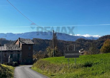 Vista delle montagne - Semi-detached house Via Savognatica
 
16, Carpineti - photo 6