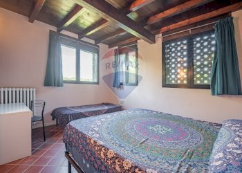 Camera / camera da letto - Villa via Spigone
 
14, Vetto - foto 34