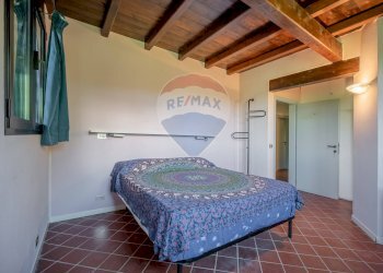 Camera / camera da letto - Villa via Spigone
 
14, Vetto - foto 35