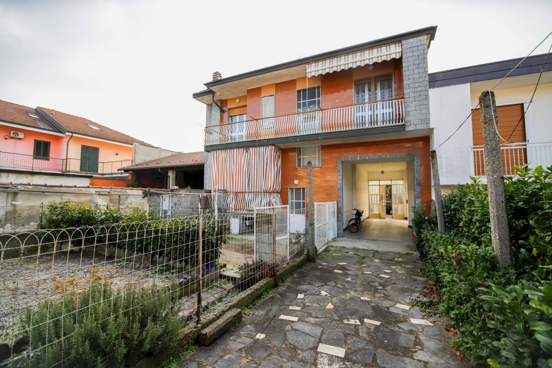 Foto 2 - Casa semi indipendente Via C. Ubertini
 
25, Montanaro - foto 2