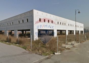 Edificio all\'aperto - Capannone Castellucchio - foto 1