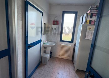 Bagno - Laboratorio Via Dell'Artigianato
22, Curtatone - foto 11