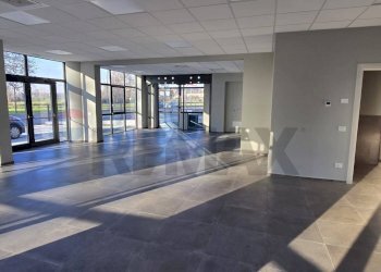 Ricezione / Lobby - Shop VIA LOMBARDIA
 
17, Volta Mantovana - photo 2