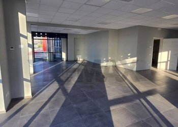 Ricezione / Lobby - Shop VIA LOMBARDIA
 
17, Volta Mantovana - photo 5