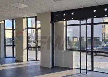 Ricezione / Lobby - Shop VIA LOMBARDIA
 
17, Volta Mantovana - photo 7