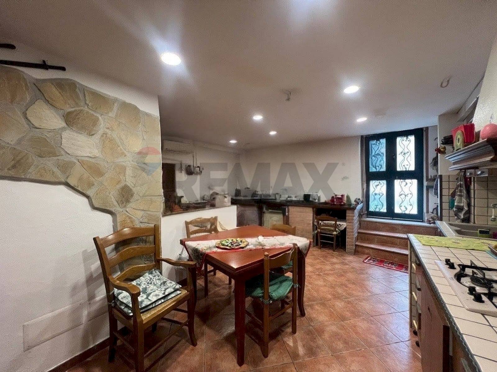 Sala da pranzo - Semi-detached house Via Sacro Cuore
 
4, San Giuliano del Sannio - photo 1