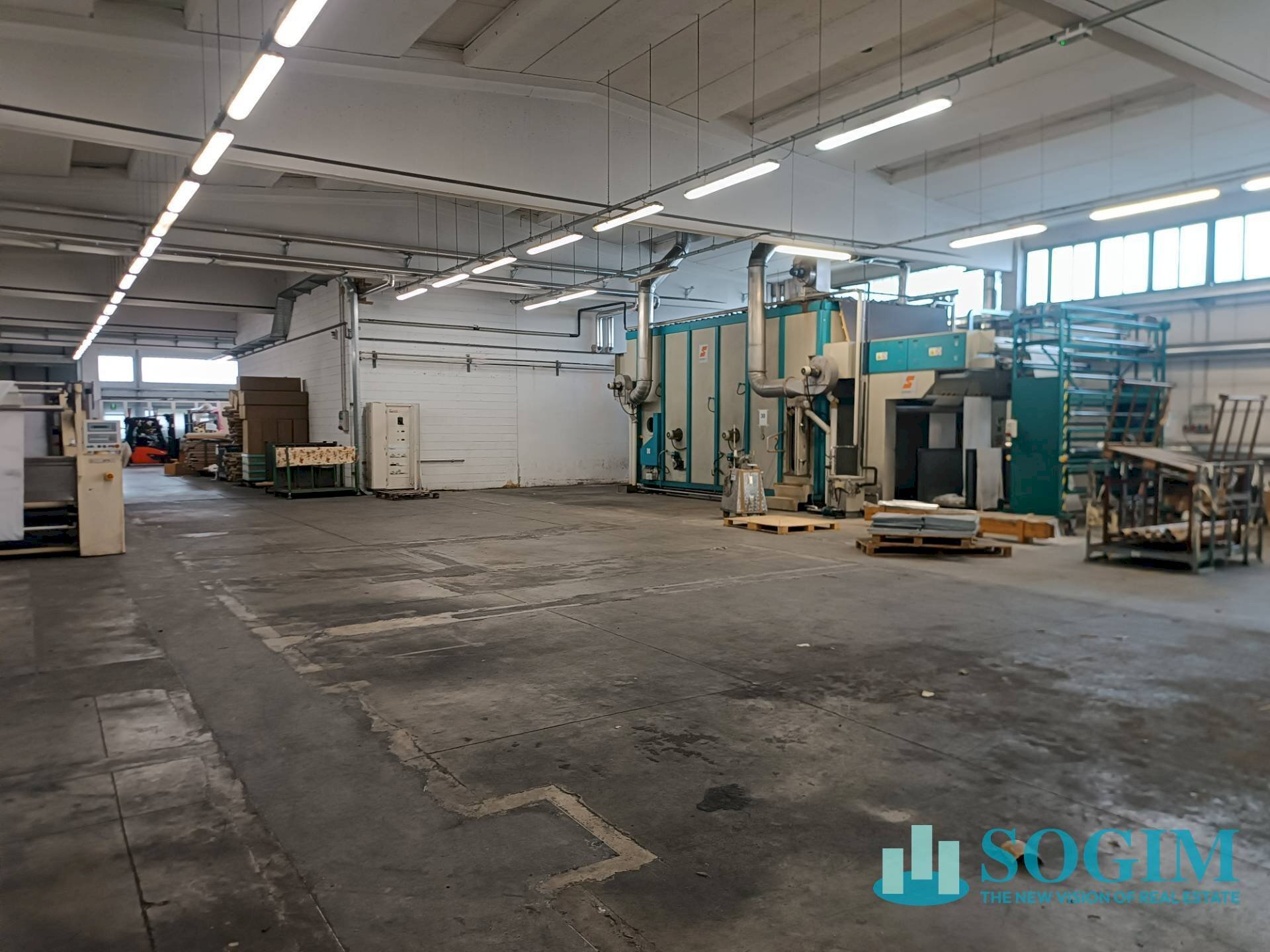 Produzione - Capannone Via Adda
 
10, Casnate con Bernate - foto 1