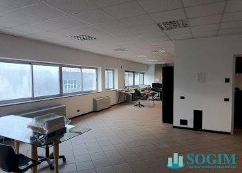 Ufficio primo piano - Capannone Via Adda
 
10, Casnate con Bernate - foto 11