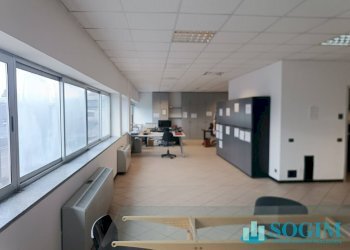 Ufficuio primo piano - Capannone Via Adda
 
10, Casnate con Bernate - foto 12