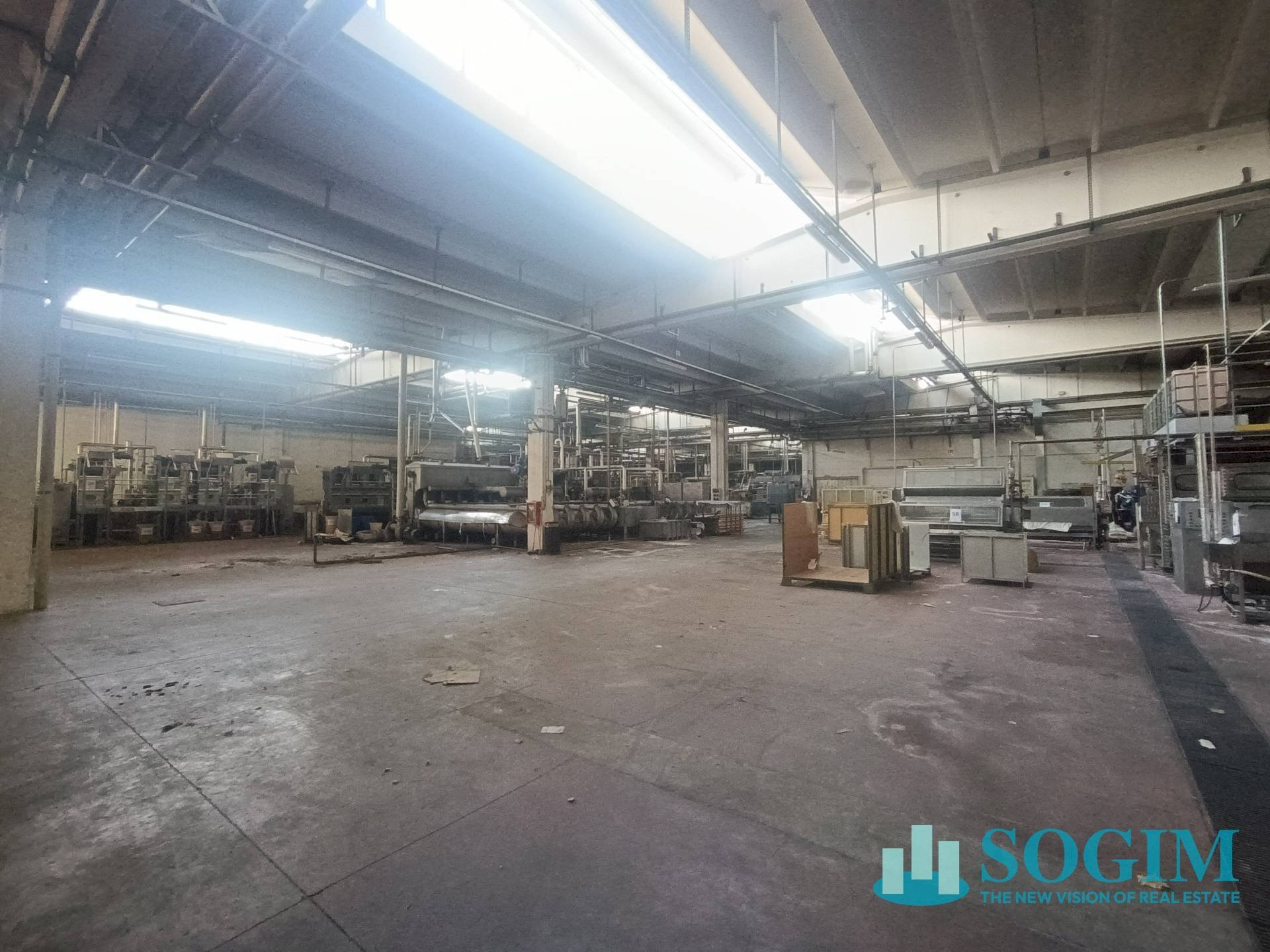 Produzione_1 - Capannone Via Adda
 
10, Casnate con Bernate - foto 2