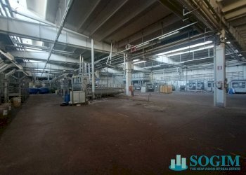 Produzione_3 - Capannone Via Adda
 
10, Casnate con Bernate - foto 4