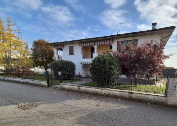 Foto 1 - Villa Via Buonarroti
 
3, Linarolo - photo 1
