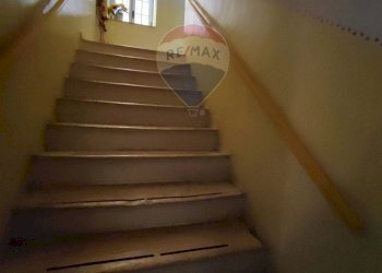 Scale - Casa indipendente Piazza XX Settembre
 
21, Grumo Appula - foto 9