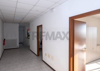 Hall / corridoio - Capannone Strada Pedemontana
 
21/L, Traversetolo - foto 9