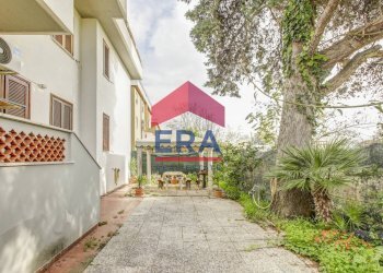 GIARDINO - Trilocale Via Massimo D'Azeglio
 
35, Anzio - foto 1