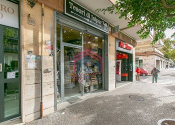 Foto 1 - Negozio Via Roma
 
188, Pomezia - foto 1