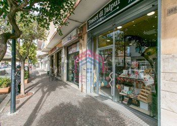 Foto 2 - Negozio Via Roma
 
188, Pomezia - foto 2