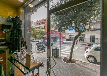 Foto 3 - Negozio Via Roma
 
188, Pomezia - foto 3