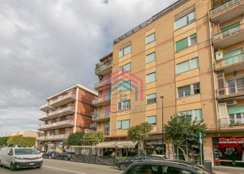 Foto 15 - Negozio Via Roma
 
188, Pomezia - foto 15