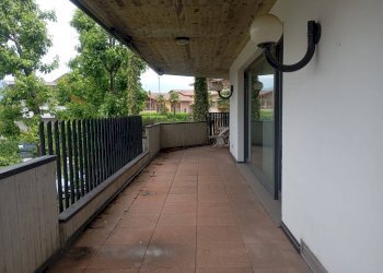 Foto 5 - Commercial Activity VIA ITALIA
 
1, Medolago - photo 5