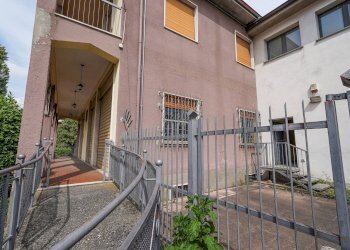 Foto 27 - Stable - Palace Via vittorio Veneto
 
1, Bonate Sotto - photo 25